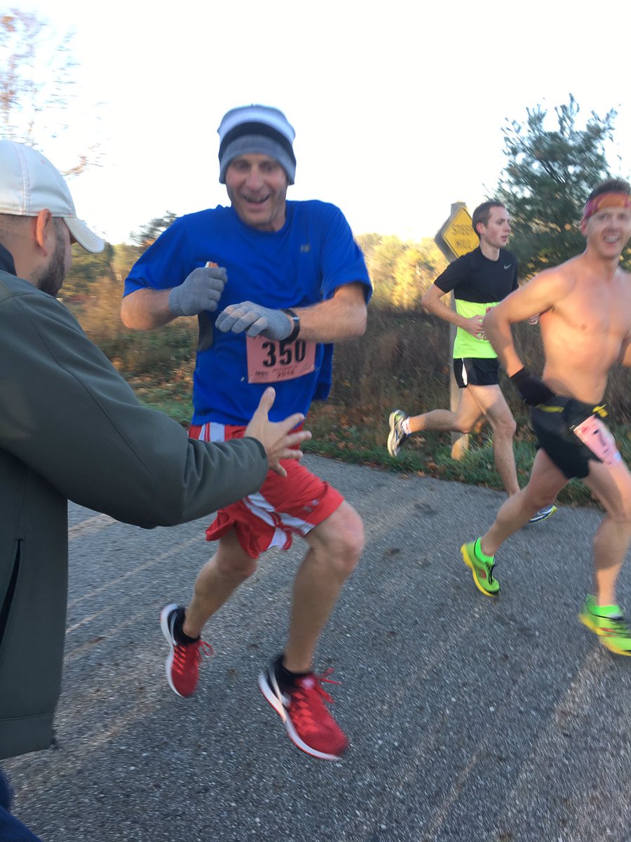 cMUNN14's tweet image. Congrats to Kev on his 4th Marathon! 2:58:51- PR &amp;amp; Boston Qualifier! #sub3marathoner #runhinklesrun #cheetahfast #proudwife