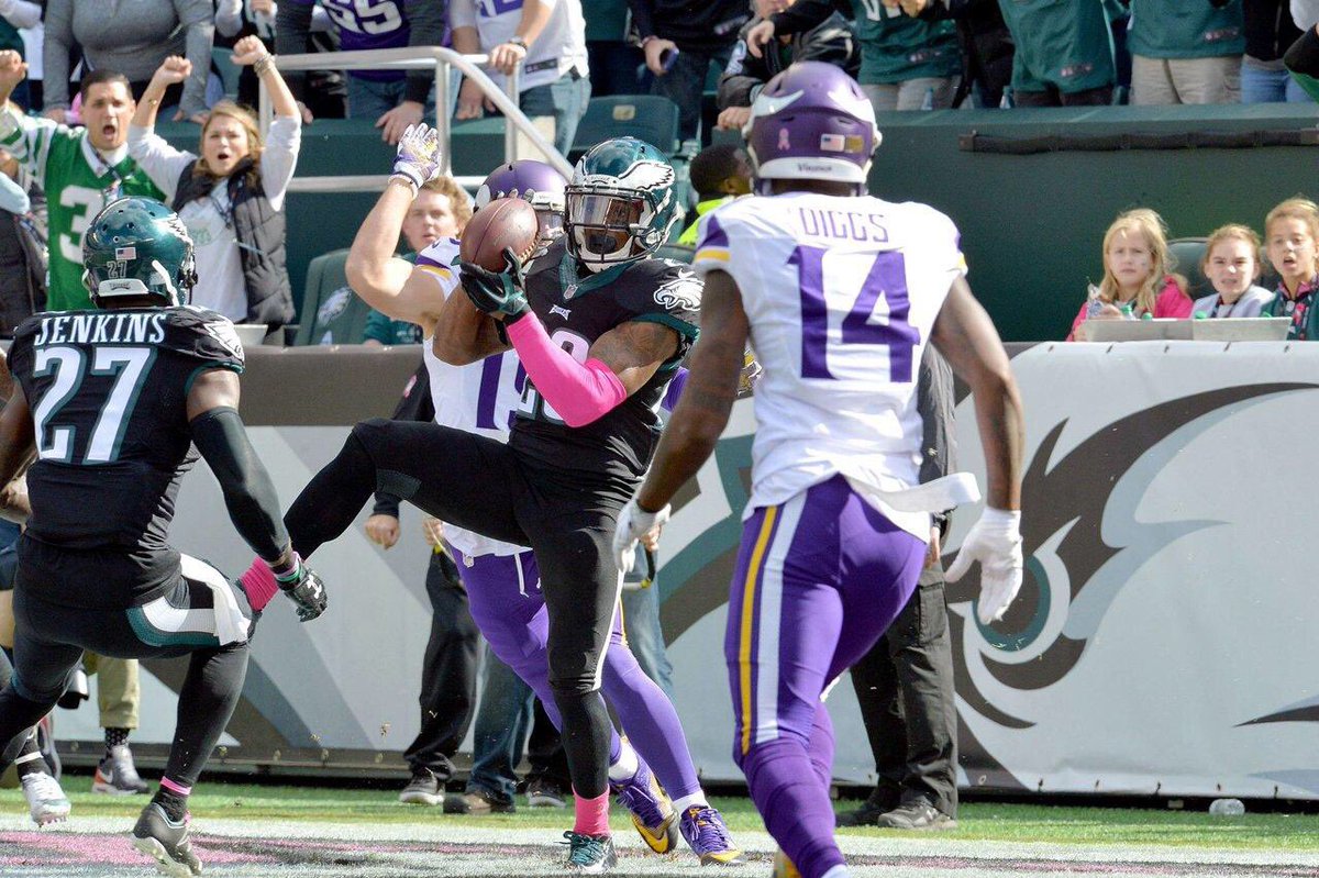 MalcolmJenkins's tweet photo. S/o to the fans who had the Linc ROCKING today!! No better feeling than winning in the Linc!! #FlyEaglesFly https://t.co/GtHssm5SdW
