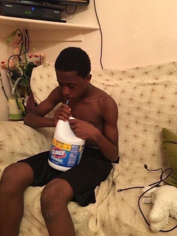 lLLUMINATEROSES's tweet photo. everyone right now #TheWalkingDead https://t.co/NvhRFM2M4F