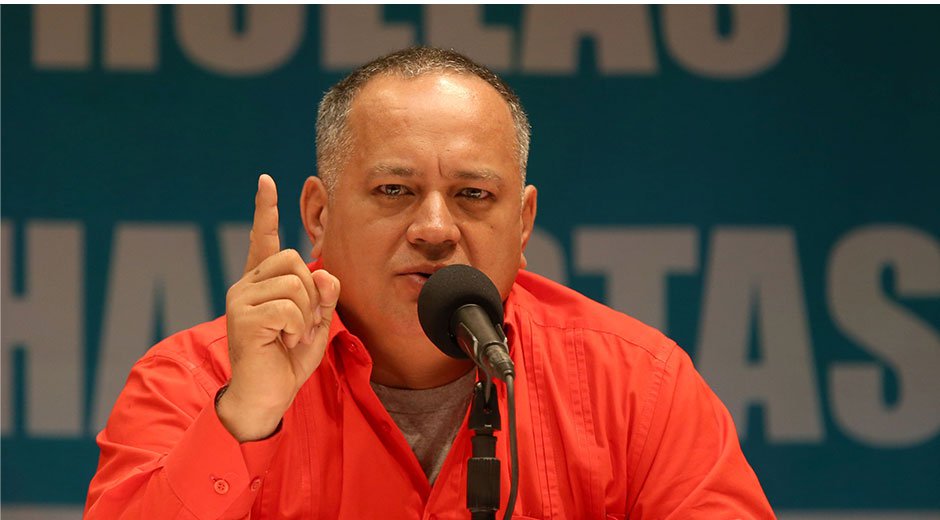 ConElMazoDando's tweet photo. Cabello: El pueblo reaccionó al golpe parlamentario y lo hará mil veces (+Rondón no ha peleado) - https://t.co/kMZSOYYF3s https://t.co/7TQn1e1eVA