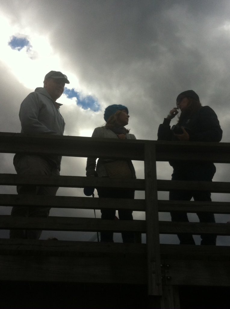 KissitKissit's tweet photo. Silhouette of @JohnJScherer @Jen__Cody @JuliaMurney #hurdsfamilyfarm #ModenaNY #SundayFunday https://t.co/Qu9coQYzKW