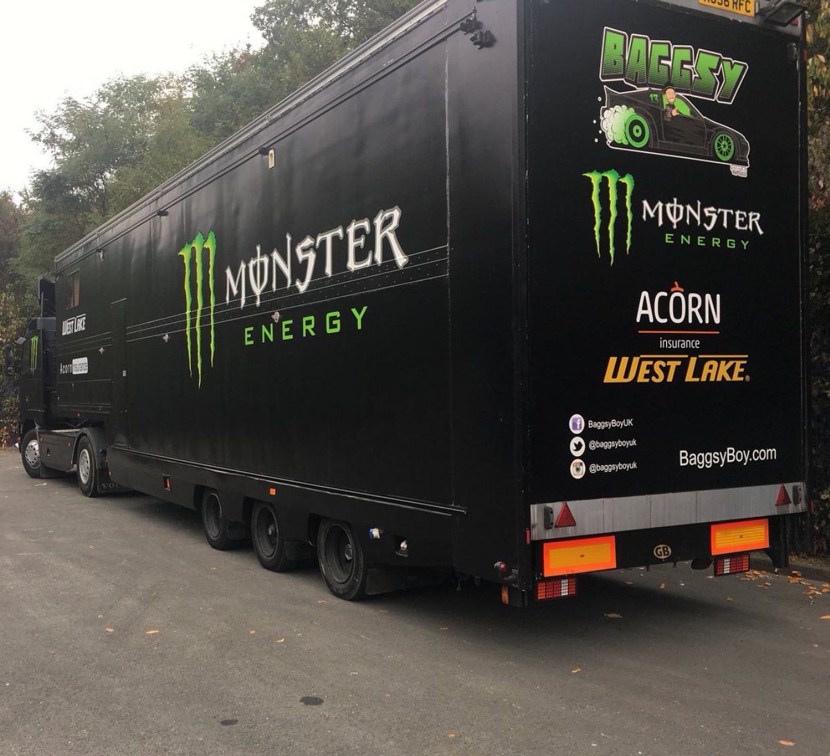 BaggsyBoyUK's tweet photo. My FH12 Race Rig has made it to #Greece for the @gymkhanagrid finals.
•
#Baggsy #MonsterEnergy #GymkhanaGrid #WestlakeTire #AcornInsurance https://t.co/RtllXW2v6A