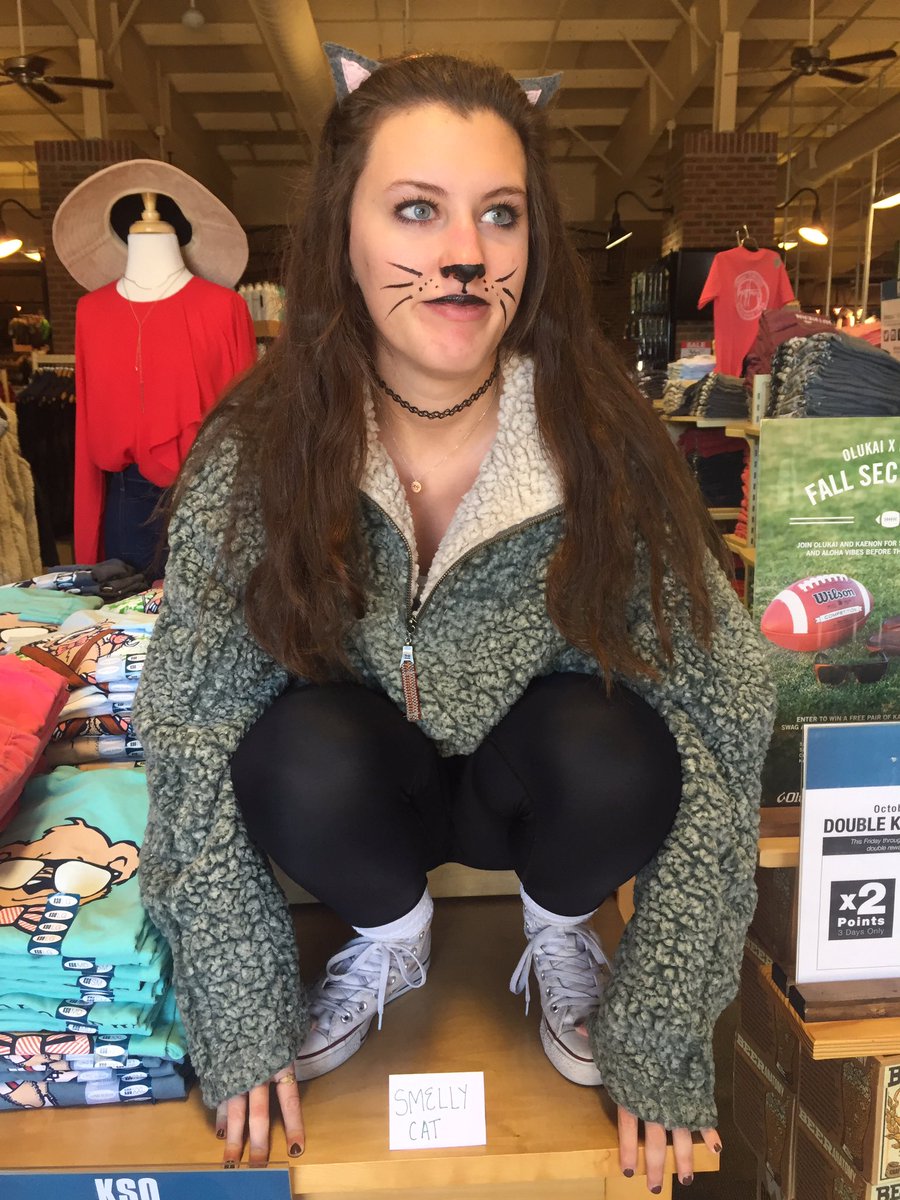 Kinnucans's tweet photo. Becca as smelly cat from Friends,Oxford, MS https://t.co/73EGOiNtMq