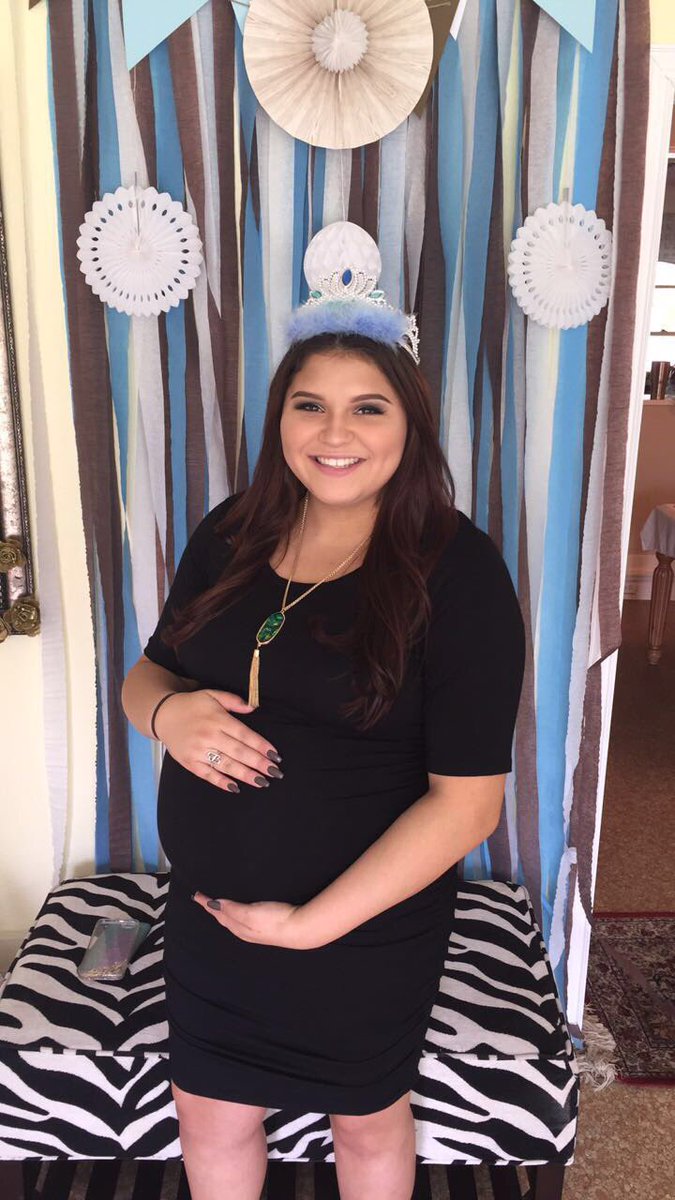 kimyraa__'s tweet image. The baby shower was such a success today!! 💙💙 #twoweeksleft