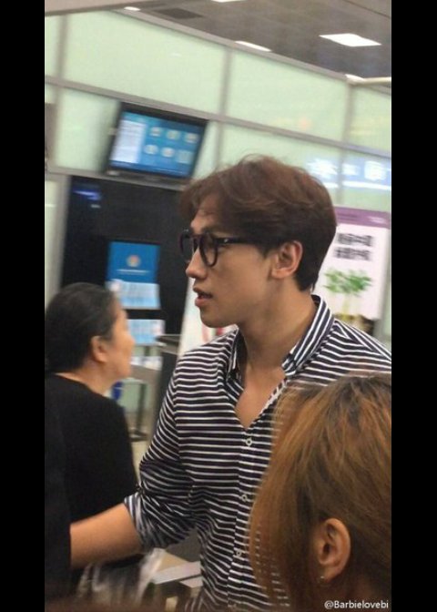 arabrainbi's tweet photo. ا[ #비Fashion ]
على ما يبدو فإن هذا القميص من بين القطع المفضلة لدى Rain😍

#EndlessAugust
#comebackmister
-Nz @29rain https://t.co/W7ts9upmue