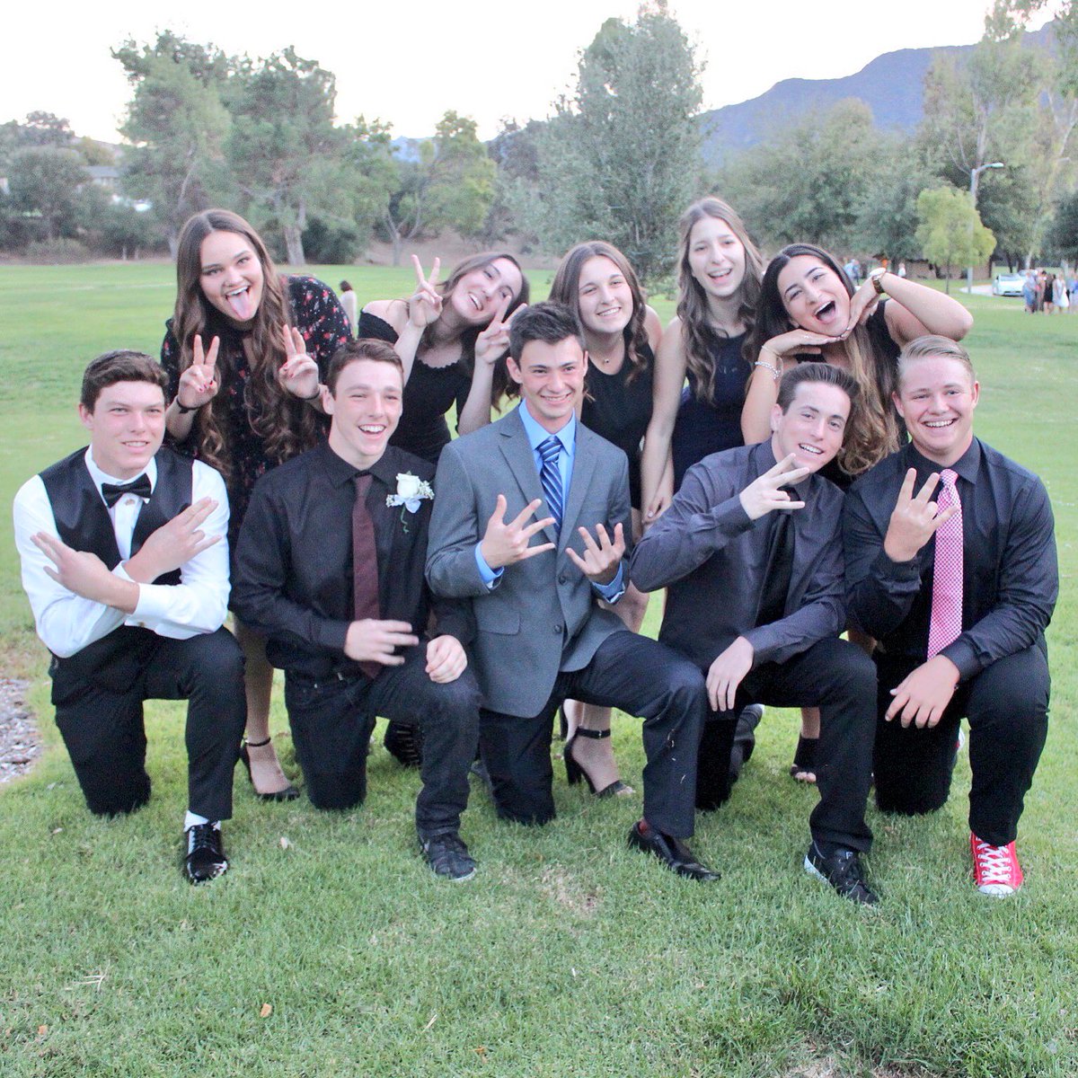 shirabargel_'s tweet photo. last homecoming but not least https://t.co/6jNvv8PSBT