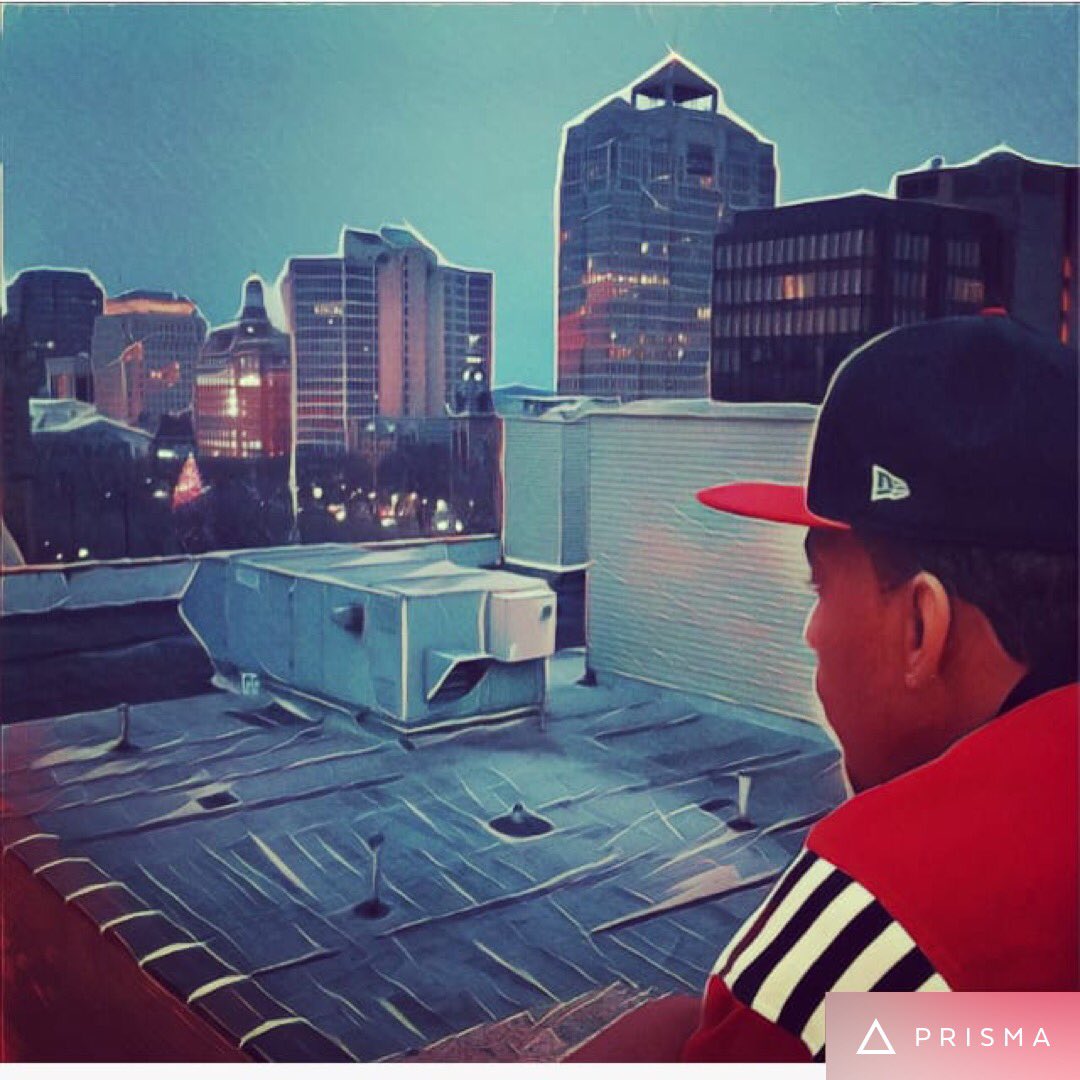 mike23moore's tweet photo. Just A #RealOfficialFella Making It From Urban City America 🔱 #PeaceAndLove https://t.co/8AY1QfYfb7