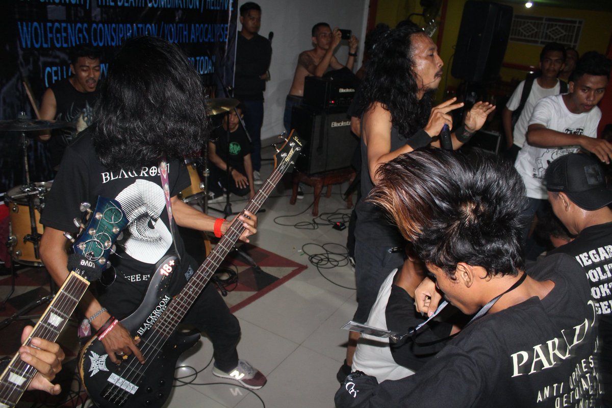 Terima kasih buat <a href="/Rankaio/">Rankaio_Official</a> Yang membuat suasana area moshpit pecah menggila