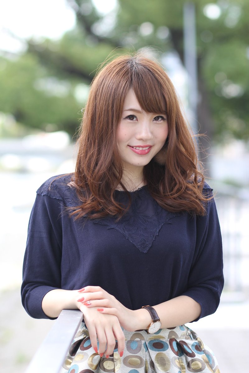 街頭写真館 この間の撮影データの整理もやっと終了 まったくの素人さんでしたが なかなかのできになりました 街頭写真館 ポートレート ポートレート好きな人と繋がりたい カジュアルファッション 大阪