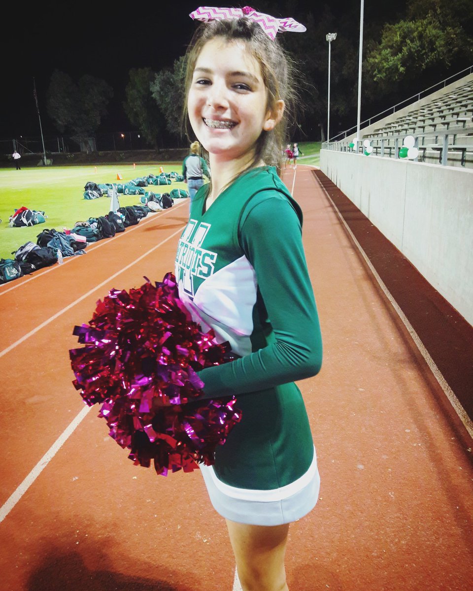 HHSPatesCheer's tweet photo. 🍭🍬Sunday Candy🍬🍭 This week's is one of our JV captains, Estrella! Always such a positive force on the team!💚 #HHSPatesCheer #SundayCandy https://t.co/xqXjv1Rs5A