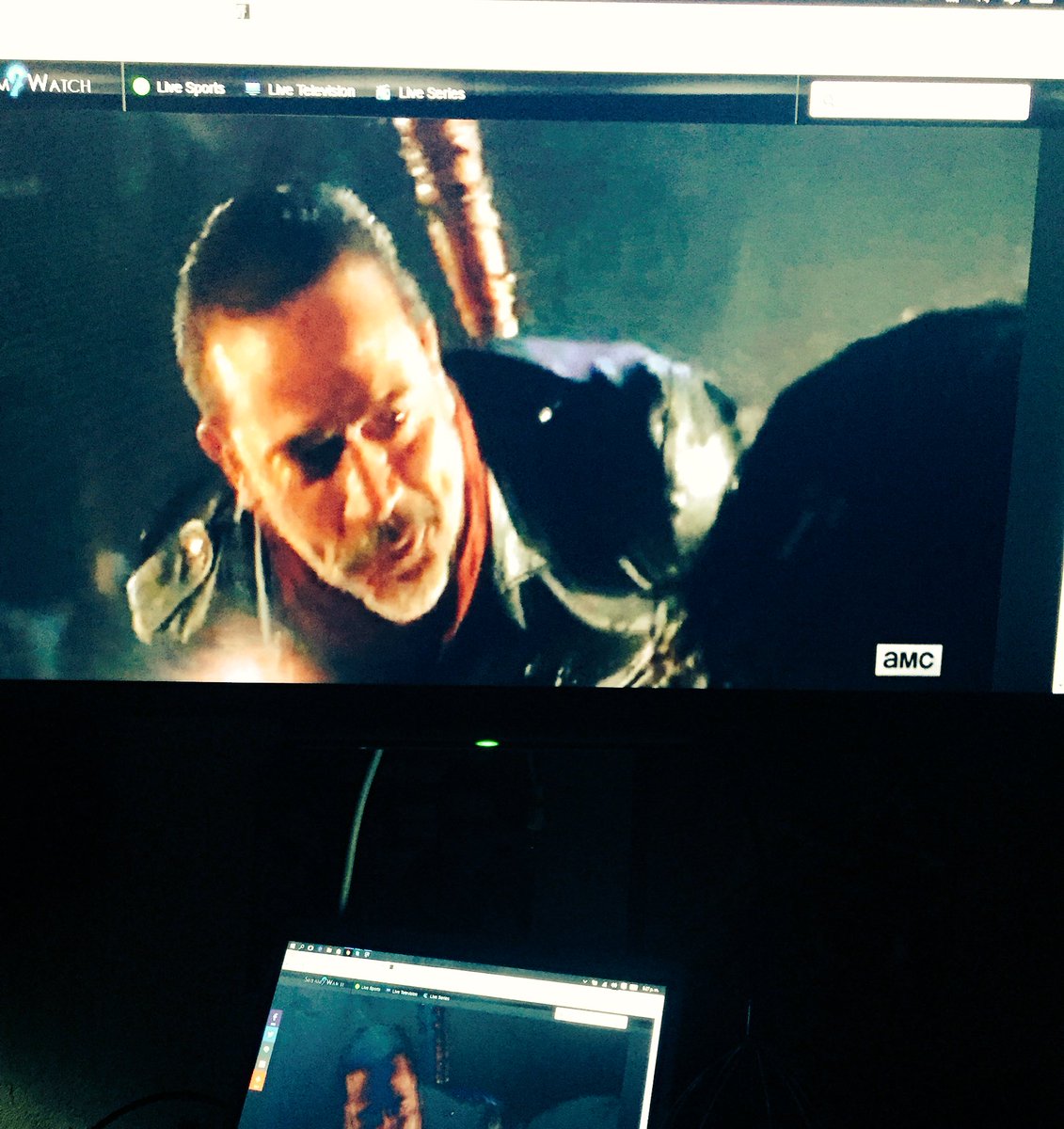 _rincon29's tweet photo. Fuck you Negan.. π‘π‘π#TheWalkingDead #Whyglenn #WhyAbraham https://t.co/CWOgio8DWB