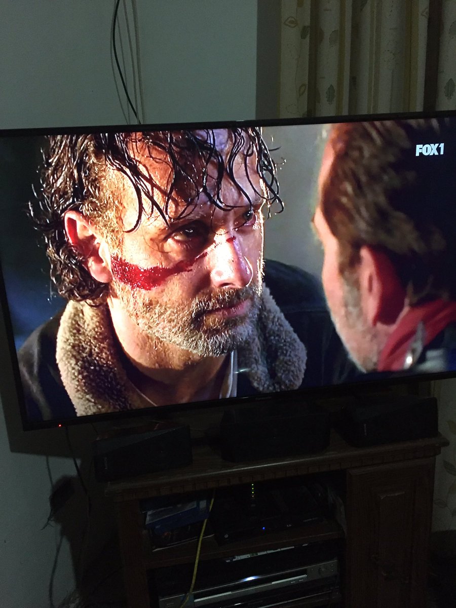 eva2090's tweet photo. Por fin! #TheWalkingDead #FoxPremium @TheWalkingDead @fox https://t.co/9b8CrLRXIv