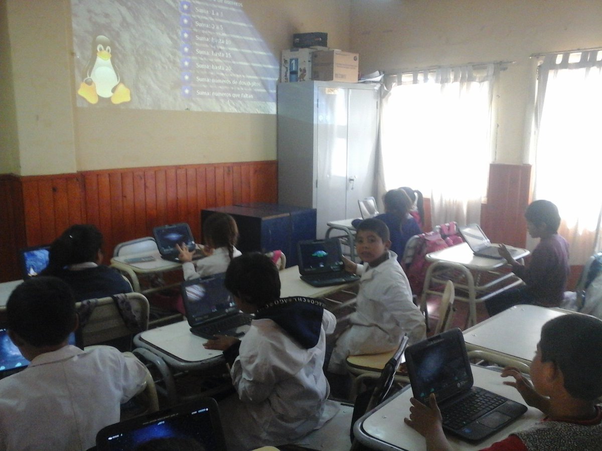 roberto83188100's tweet image. Escuela 4589 . Acompañamiento pedagógico con #tuxmath . Paraje San Josr de Otquera. Dto Metan