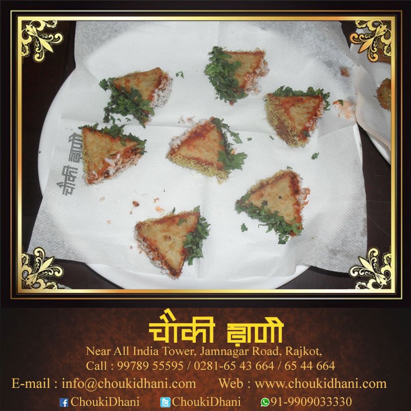ChoukiDhani's tweet photo. #Enjoy #crunchiness and #crispiness of #farsan #prepared with special #combination of #ingredients and #flavor. Only @ChoukiDhani Resort..!! https://t.co/yFrKGOCepK