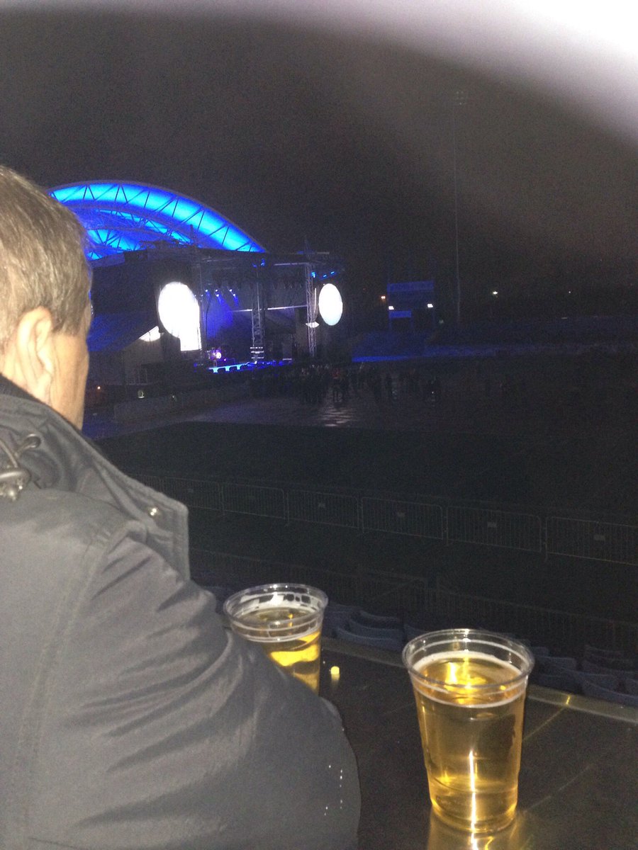 roblorzach's tweet photo. John Fogerty Concert 😃 so awesome 🎉🍻 https://t.co/Ai72ik57V4