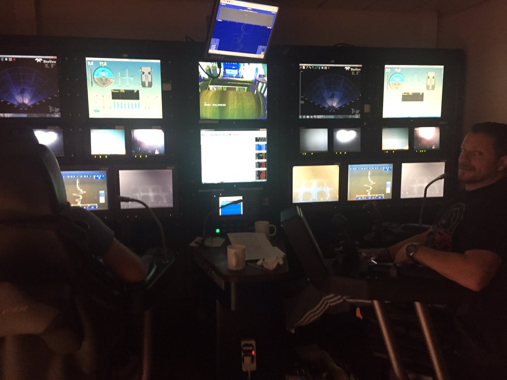ABMckinley's tweet photo. @ABMckinley The guys this morning flying #ROV Control room. Good morning #Offshore2016 #NorthSea https://t.co/q4nslHV7dK