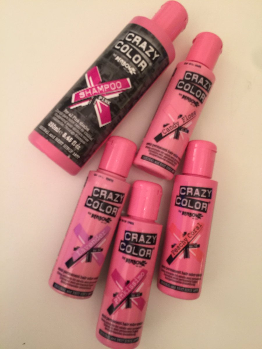 byMaryGreenwell's tweet photo. Lucky me....#marysays here are my favourite colours in #crazycolour #colourcream with #pinkshampoo #lowmaintainance thank you @ajcpr93 💕🌸 https://t.co/Rk3h4o0TZh