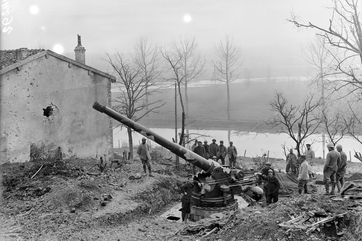 armeedeTerre's tweet photo. #1GM le 24 oct 1916 reprise fort de Douaumont https://t.co/1Qb3kOL8Md Rens Artillerie Infanterie union interarmes pour reprendre @Ossuaire https://t.co/48pXi57dUF