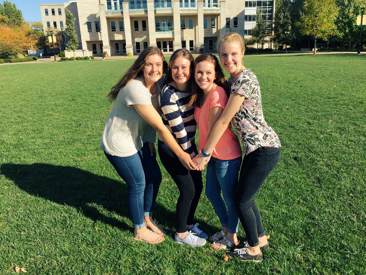 Emma_Jackson98's tweet photo. Initiation💜🌼 love my new sisters! https://t.co/EpAVWKnxEy