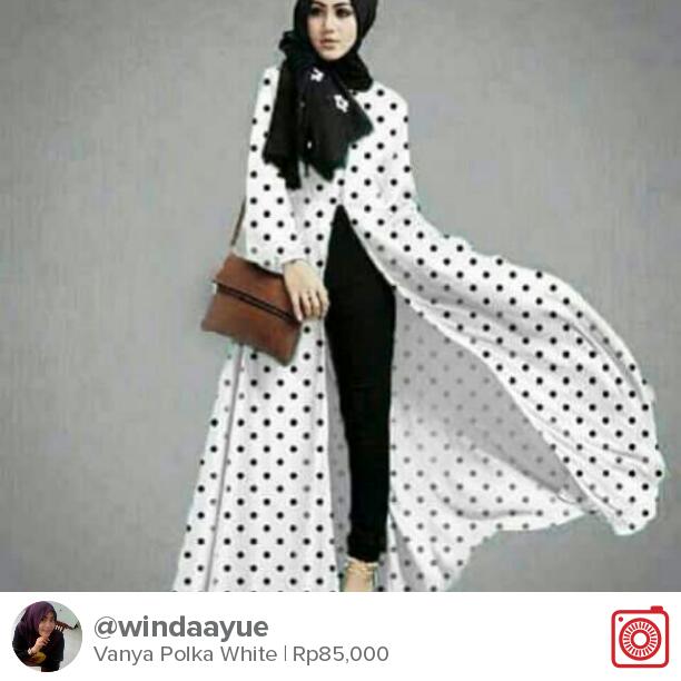 nddarachell's tweet photo. Menjual Vanya Polka White Rp85,000 https://t.co/Oud5qEWS10 #carousell @carousell_id https://t.co/QbYtOtju0Y