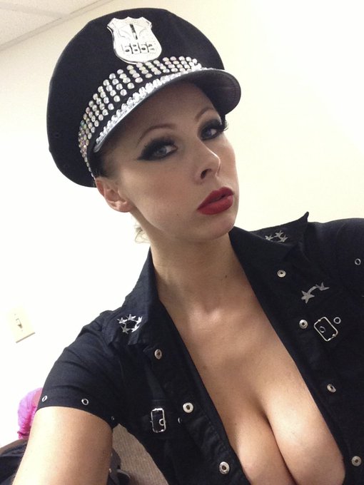 U awake https://t.co/ya3Qodc5kX<a href="/tag/showmesapphire"class="tags"><span>#showmesapphire</span></a>