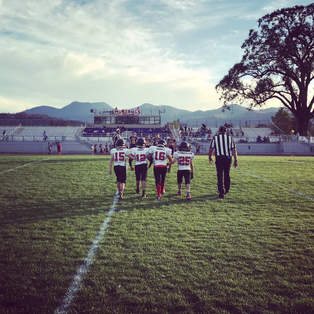 707football's tweet photo. Amazing game! Wildcats are athletes with ❤️and the best kids around. Sonoma County Football and Cheer #rocks #707football #awesome https://t.co/eR2jdpuntW