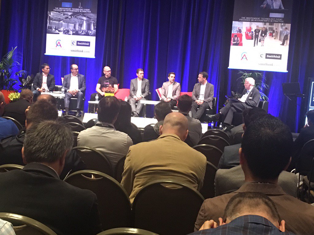 ShaunLocke's tweet photo. Fintech discussion @ReckonDan noting SME's lack of capital/Cashflow @ReckonHQ partnering @HowToProspa 4 Reckon loans https://t.co/z89vse2GF0