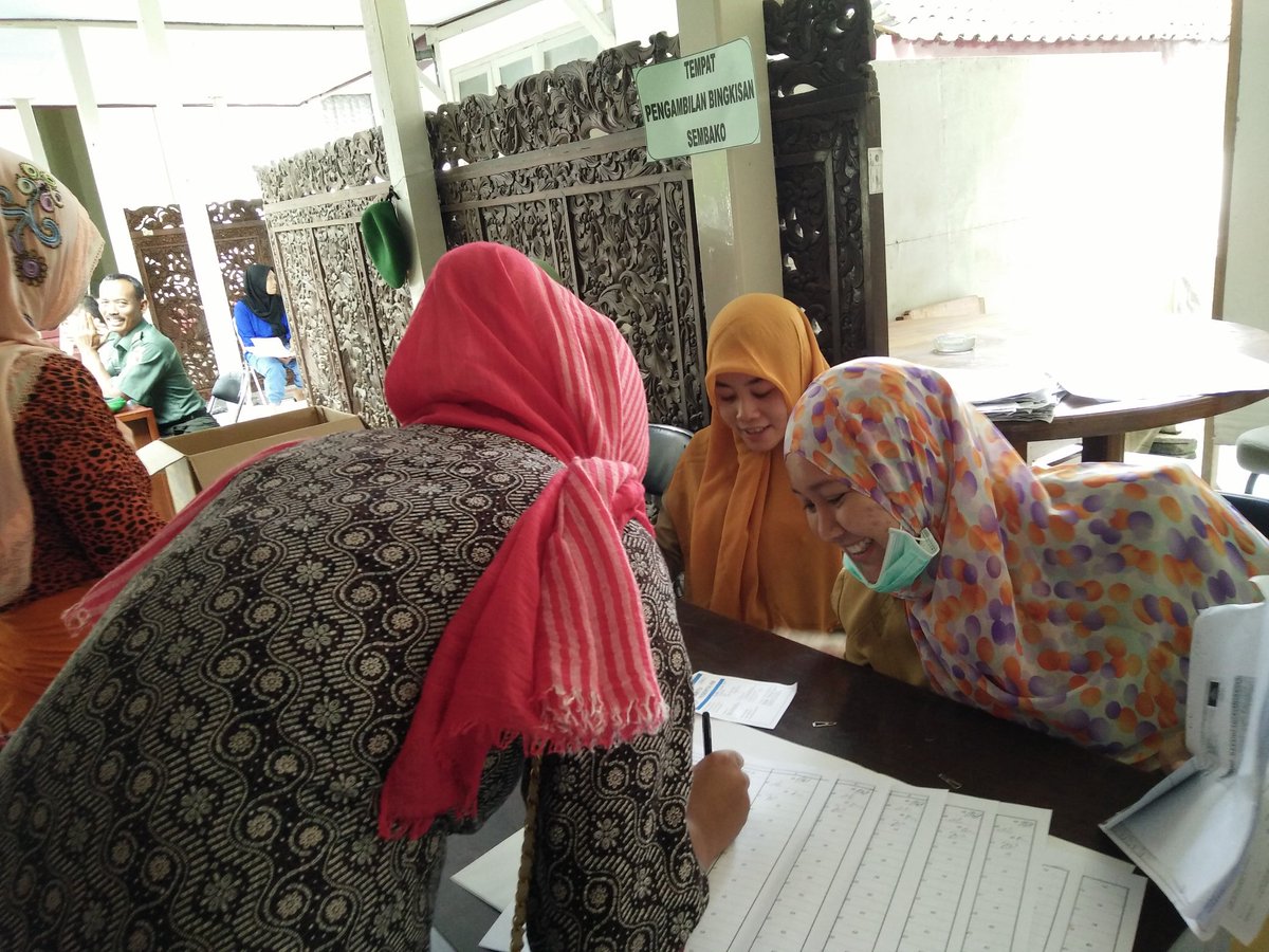 Pelayanan KB dalam rangka HUT TNI ke 71, HUT KODAM IV ke 66
HUT KESAD ke 71
9 IUD
206 implant
<a href="/BKKBN_Jateng/">KEMENDUKBANGGA / BKKBN JAWA TENGAH</a> pic.x.com/zLIHkahOgz