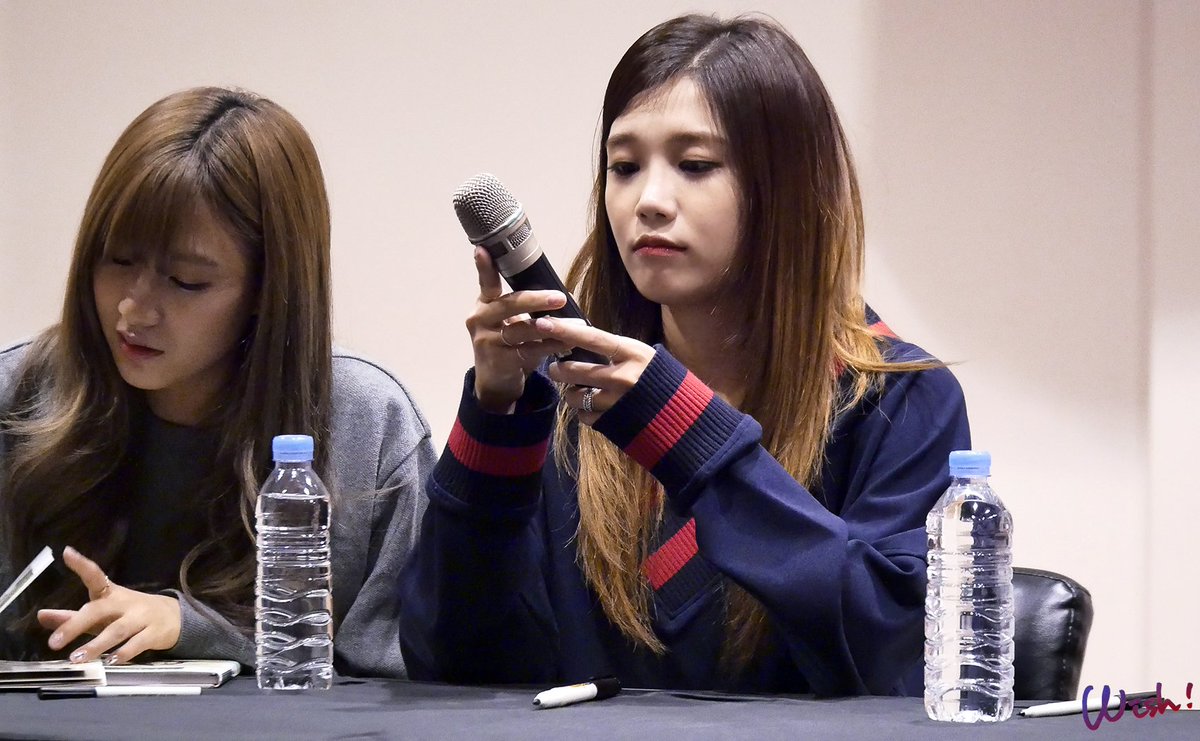wish523944's tweet photo. 161004 #Pink_Revolution 청주 팬사인회 #정은지 part1 https://t.co/REbbjvxZRe