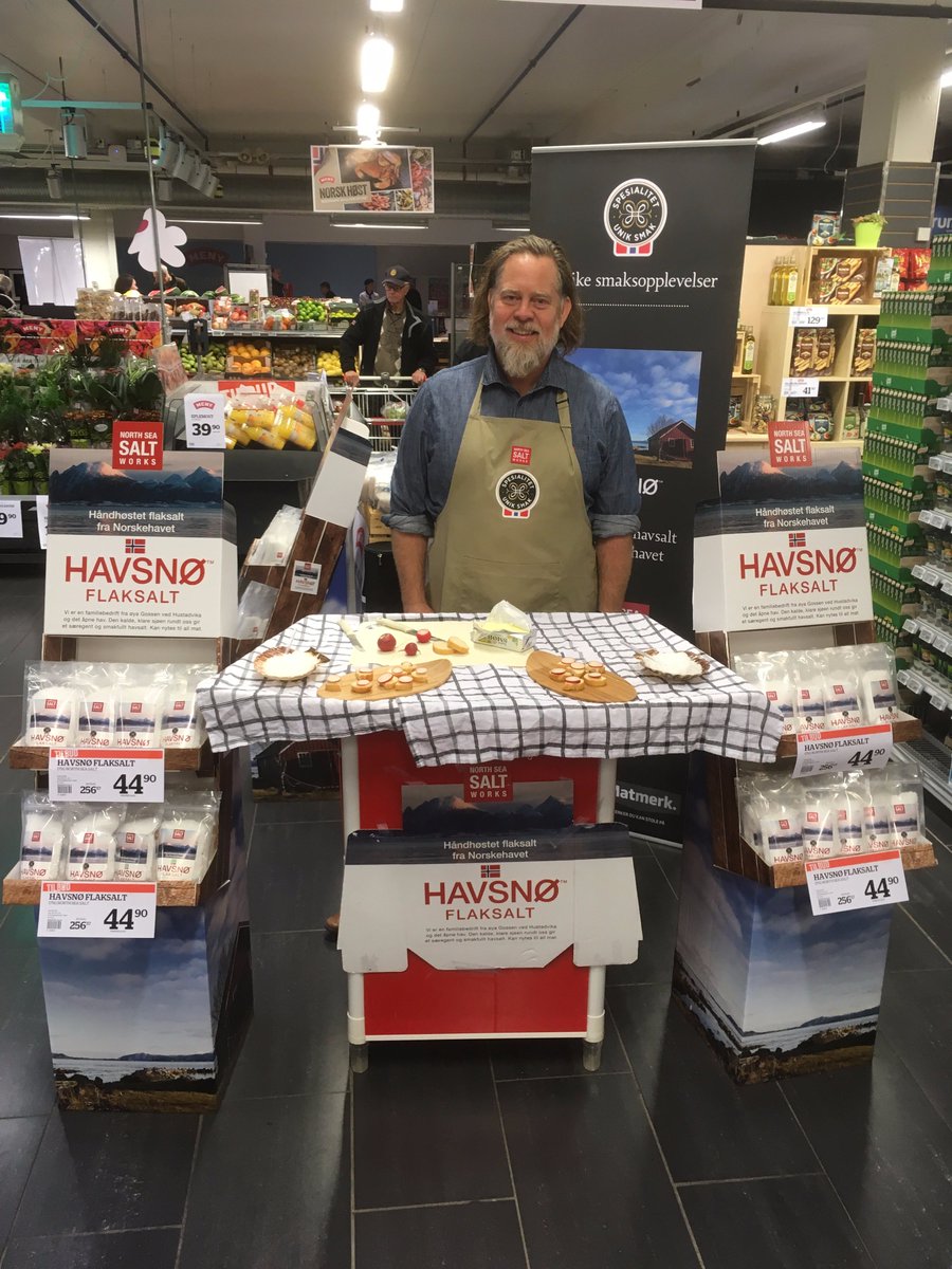 NorthSeaSalt's tweet photo. Kjempefint å møte kunder på #Meny Knarvik i helgen @vkjuus @norgesgruppen https://t.co/oTMuob2LDT