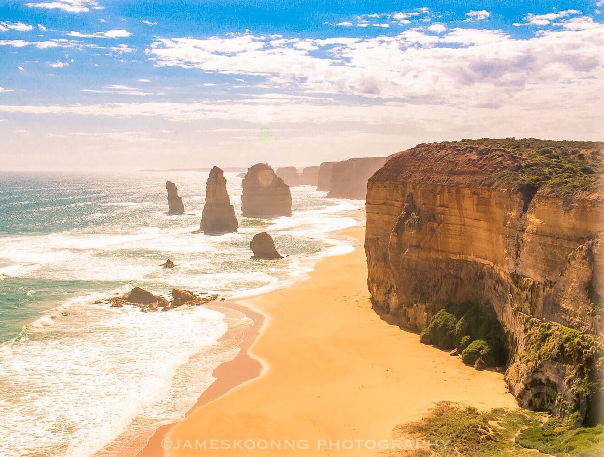 jameskoonng's tweet photo. Imagine cruising along 243 kms of celebrated coastline.. @Melbourne and @VstGreatOceanRd offer unparalleled vacation memories! https://t.co/dqqo29yYqJ