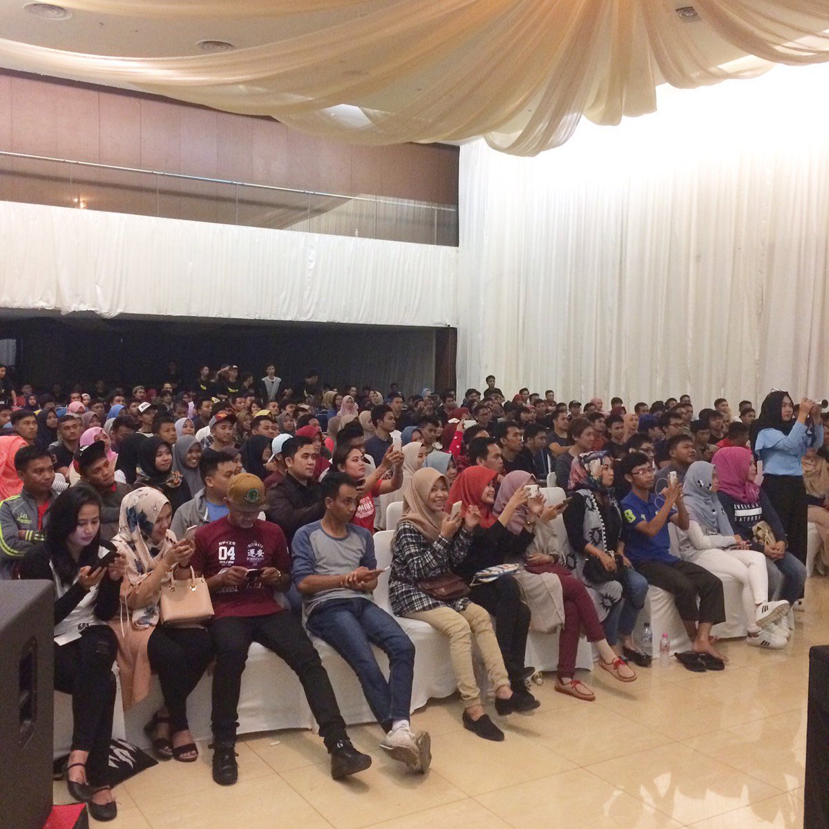 StandUpIndoMKSR tweet media