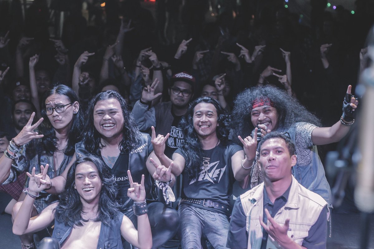 Kami ucapkan terimakasih sebanyak - banyaknya kpd semua teman - teman yg telah bersedia utk mendukung <a href="/LarynxRock/">LARYNX</a> 🙏