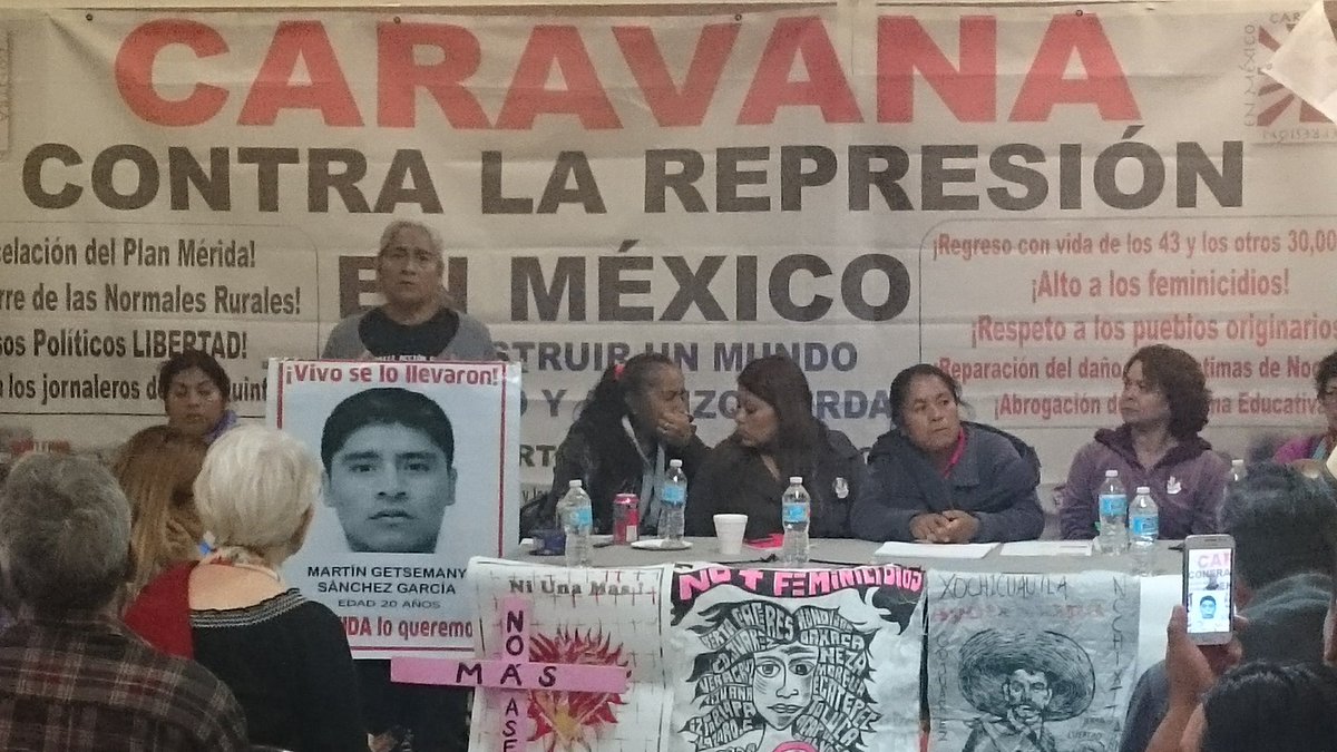 ninadelmictlan's tweet image. Joaquina, Berta representando #Juarez y el resto del país con: #Nomasfeminicidios #Niunamás, Carmen de #SanQuintin