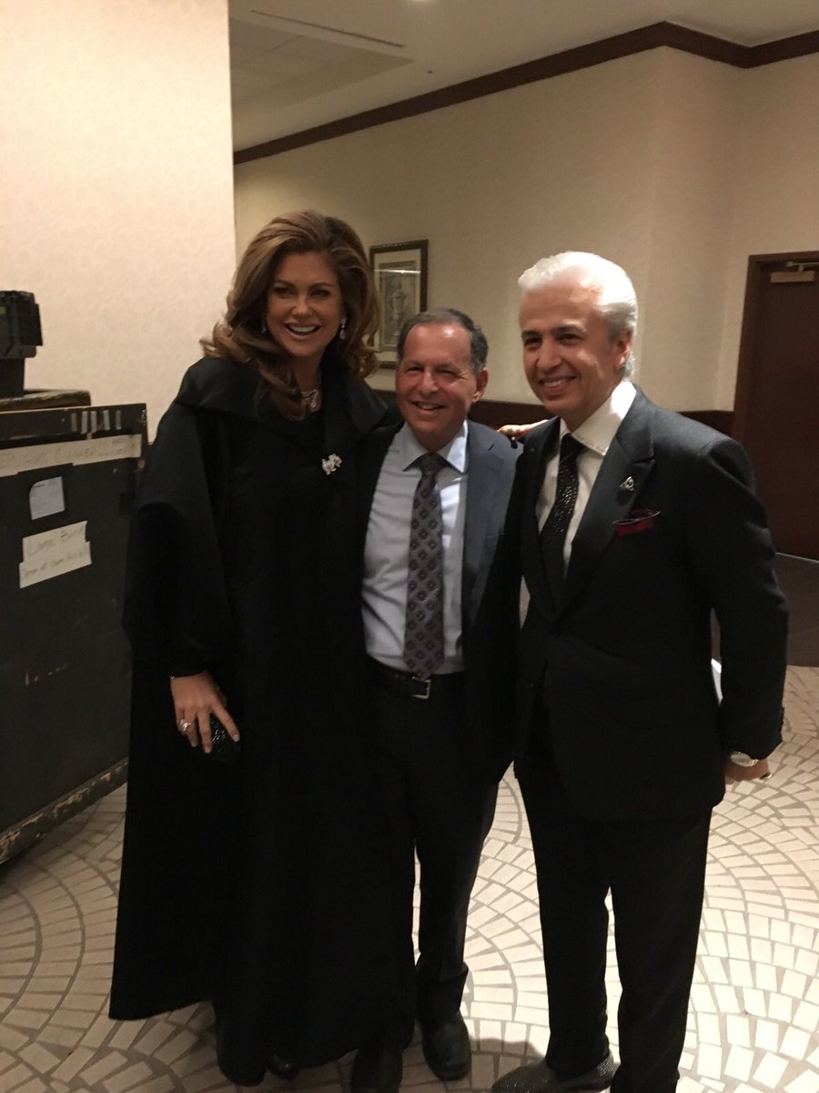 Backstage, mentor Irv Blumkin of <a href="/nfmtweets/">NFM</a> The Blumkins started it all... #grateful #love &amp; design icon Michael Amini <a href="/AICO_Amini/">Michael Amini</a> #thankyou