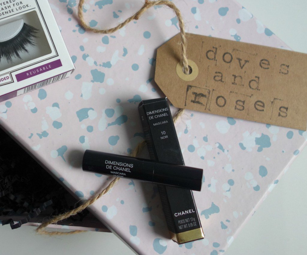Dimensions de Chanel Mascara: review and giveaway reminder dovesandroses.com/2016/10/24/dim…