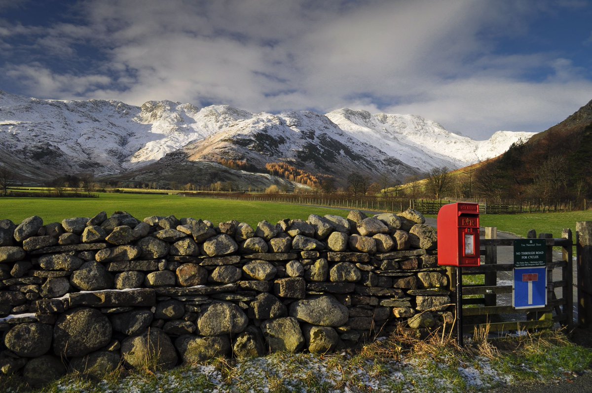 EVHandJigsaw's tweet photo. Take a look at our #Christmas Shop! Cards, gifts, calendars, including #Cumbrian scenes https://t.co/7P0TYFHSl2 https://t.co/bafxmDpdLU