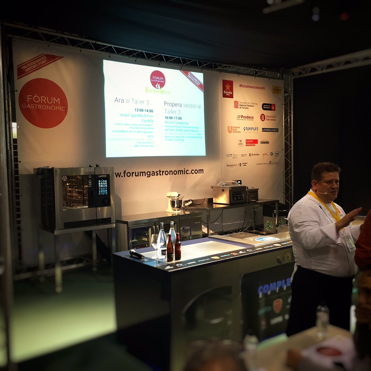 BarcelonaBBQ's tweet photo. About to talk salt, fish and meats with @lluernarest &amp; @PereCastells #ForumGastronomic2016 https://t.co/YPfKL0fZzx
