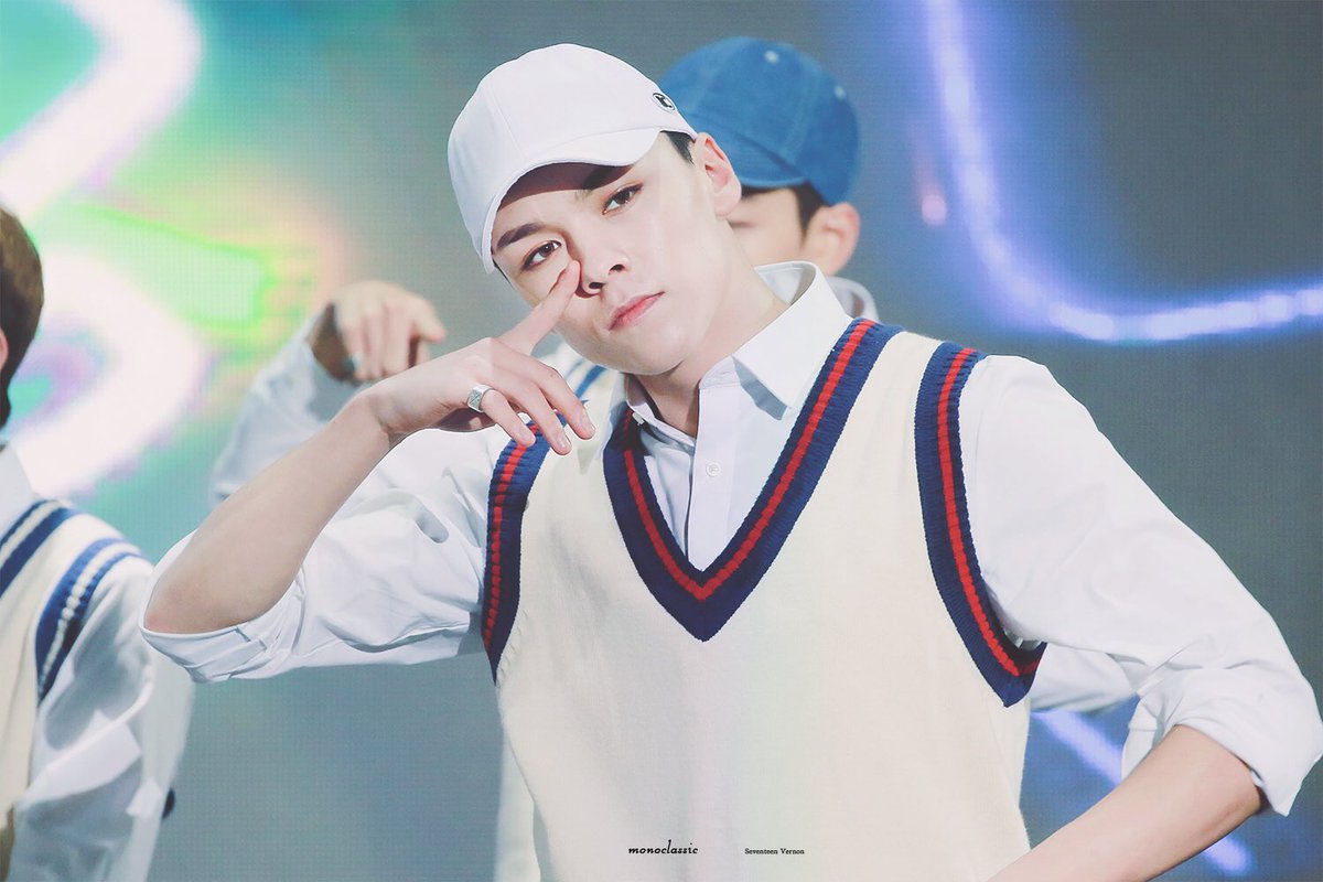 monoclassic_vn's tweet photo. 161022 연대 세브란스 #SEVENTEEN #세븐틴 #버논 #vernon https://t.co/TIs5OuqtOr