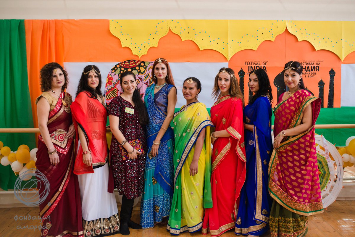 AmorphaYouth's tweet photo. Experiencing #India #ethnic #fashion #jewelry #sari #colour #culture at India Festival 2016. Support us #Amorpha >> https://t.co/rDfVGaVIYl https://t.co/bsntfCa2NC