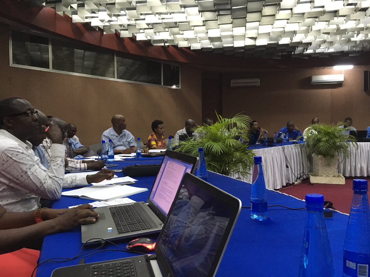 AlurieIris's tweet photo. Meeting the full field team, discussing the approach to achieve a change in mindset #PAPAB #PIPapproach @IFDCnews @WUR @ErikSlingerland https://t.co/9oOZXu96qa