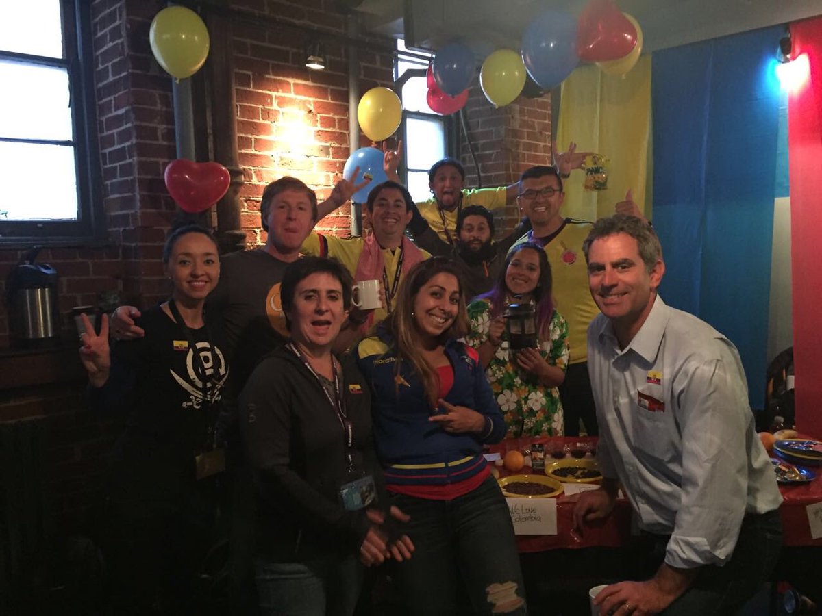 GAdv_Equator's tweet image. Life is a party !!!