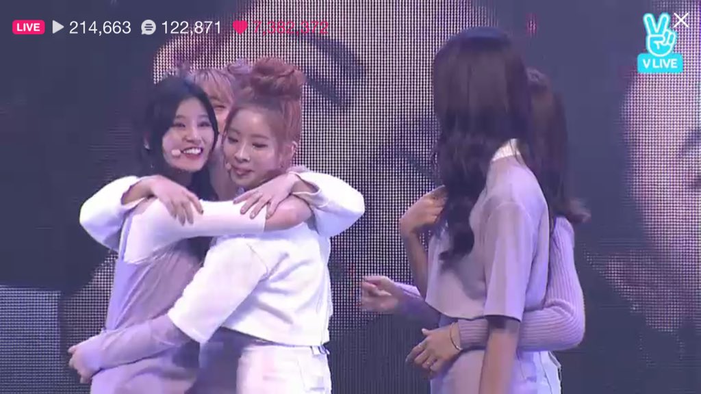 Sana Thailand Cap V Live Twice Showcase 2 Sana 사나 さな サナ 트와이스 Twice Tt T Co F2pemogexw Twitter