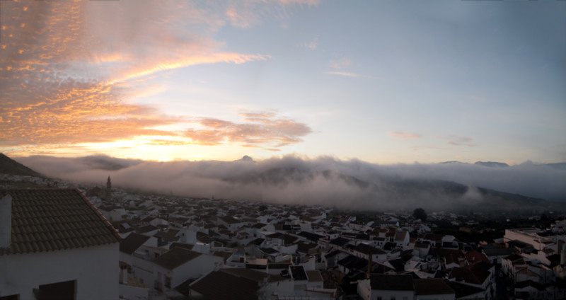 Neil_Campbell's tweet photo. Sunrise from the Eagles Nest. #flyspain #Algodonales https://t.co/K7isGPWIx9