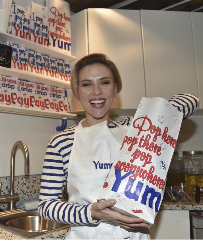 issuein_'s tweet image. #스칼렛요한슨 의 팝콘 가게

원래 소망(!)이었던 아담한 팝콘 가게를 파리에 열었다는군요..