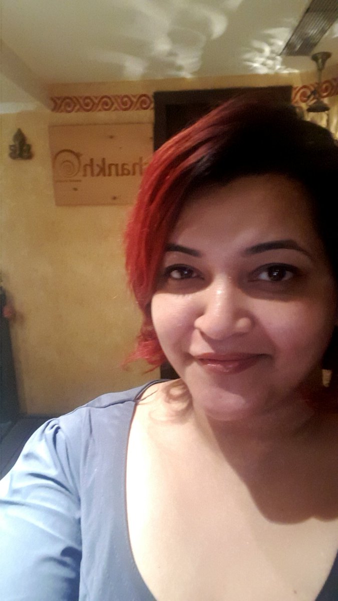 DmelloSuzanne's tweet photo. Love starting the week with a studio session!!!. #VoiceOverArtiste #LoveWhatIDo #AdvertisingRocks #AllVocal https://t.co/2t4ijlnVRh