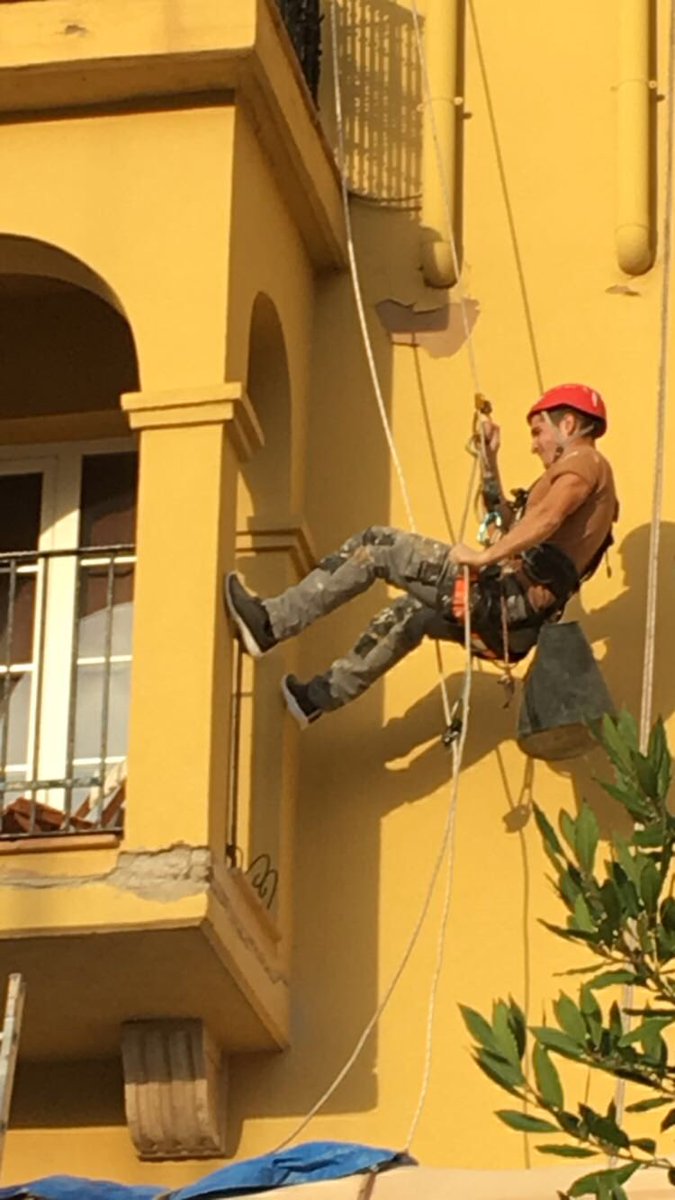 _descolga2's tweet photo. Q dia más bueno para estar colga2!!!!!#rehabilitandofachadas #construction https://t.co/7Lh0EpwulK