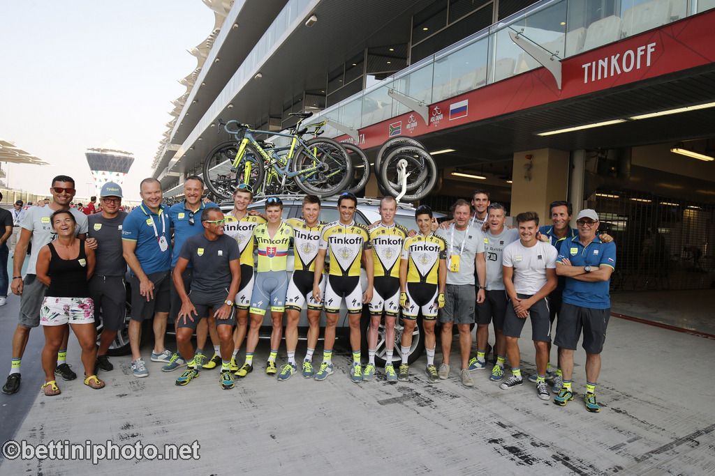 The end of an era! The final team photo at our last race of the season yesterday, the last stage of the <a href="/Abu_Dhabi_Tour/">Abu Dhabi Tour</a>.