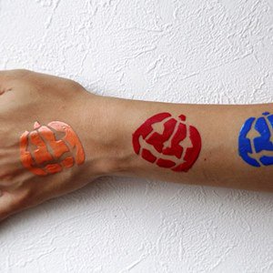 イトーヨーカドー もうすぐ ハロウィン 仮装だけでなくボディペイントも楽しみませんか 水なしでペロンとはがせる 簡単ボディペイント用絵具 ミラクルペイント 特集はこちらから T Co Nd4pemkybv イトーヨーカドー