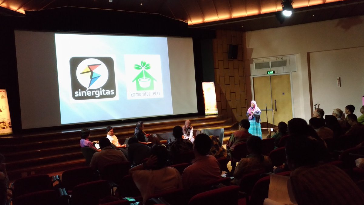 Banyak permasalahan sosial terjadi di masyarakat. Urban Farming bisa menjadi gerakan sosial alternatif yg solutif <a href="/FKHDepok/">Kota Hijau Depok</a>